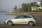 Opel Astra GTC 2005 года